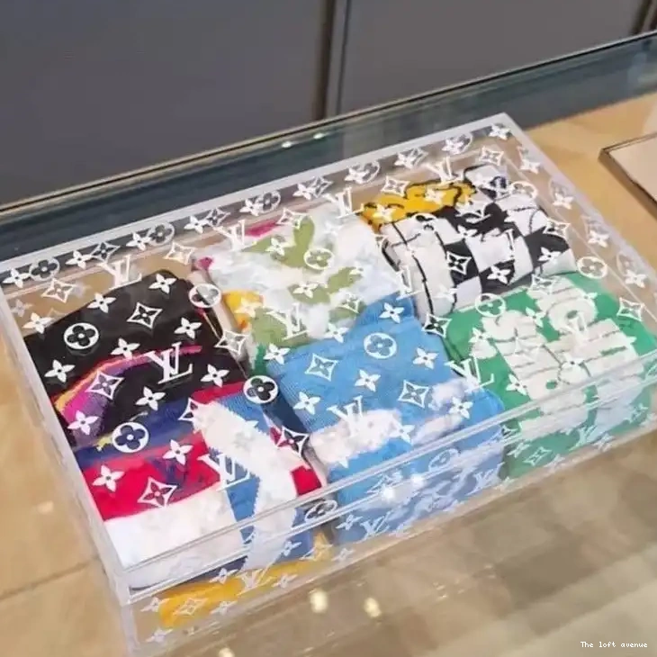 CUSTOM BOX WITH LV SOCKS 0707
